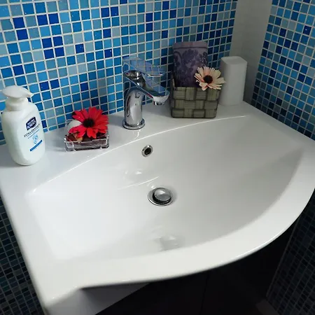 Rotiroti דירה זאדאר