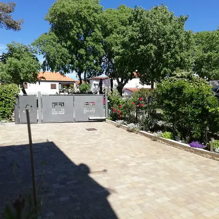 Rotiroti 아파트 *